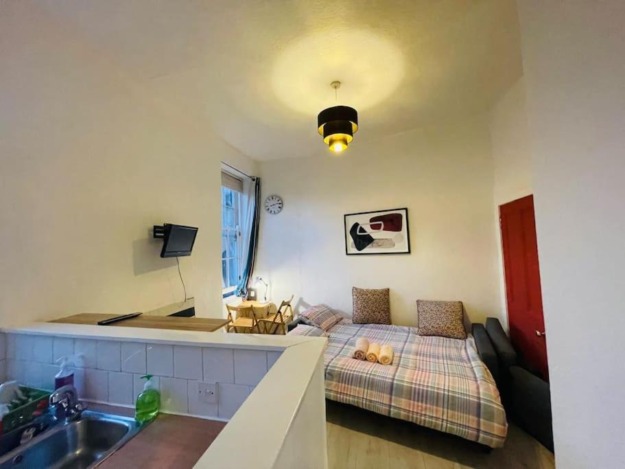 אדינבורו City Studio Flat West Toll Cross מראה חיצוני תמונה