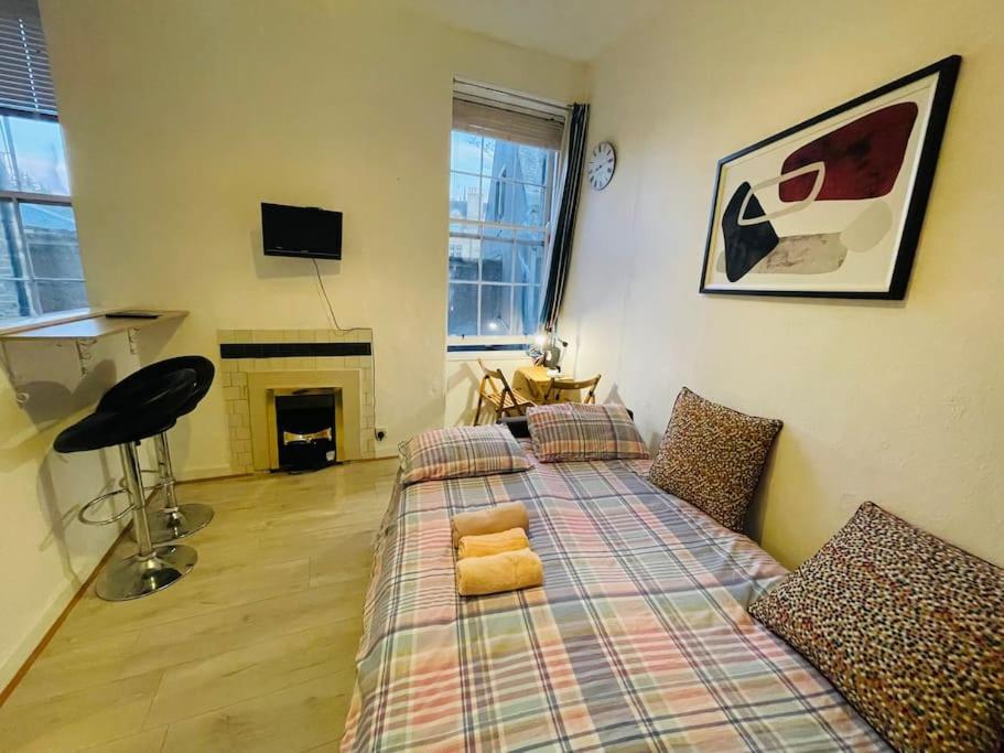 אדינבורו City Studio Flat West Toll Cross מראה חיצוני תמונה