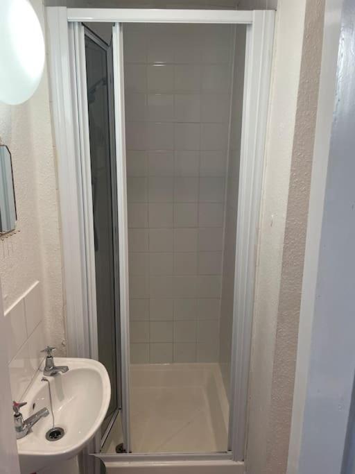 אדינבורו City Studio Flat West Toll Cross מראה חיצוני תמונה